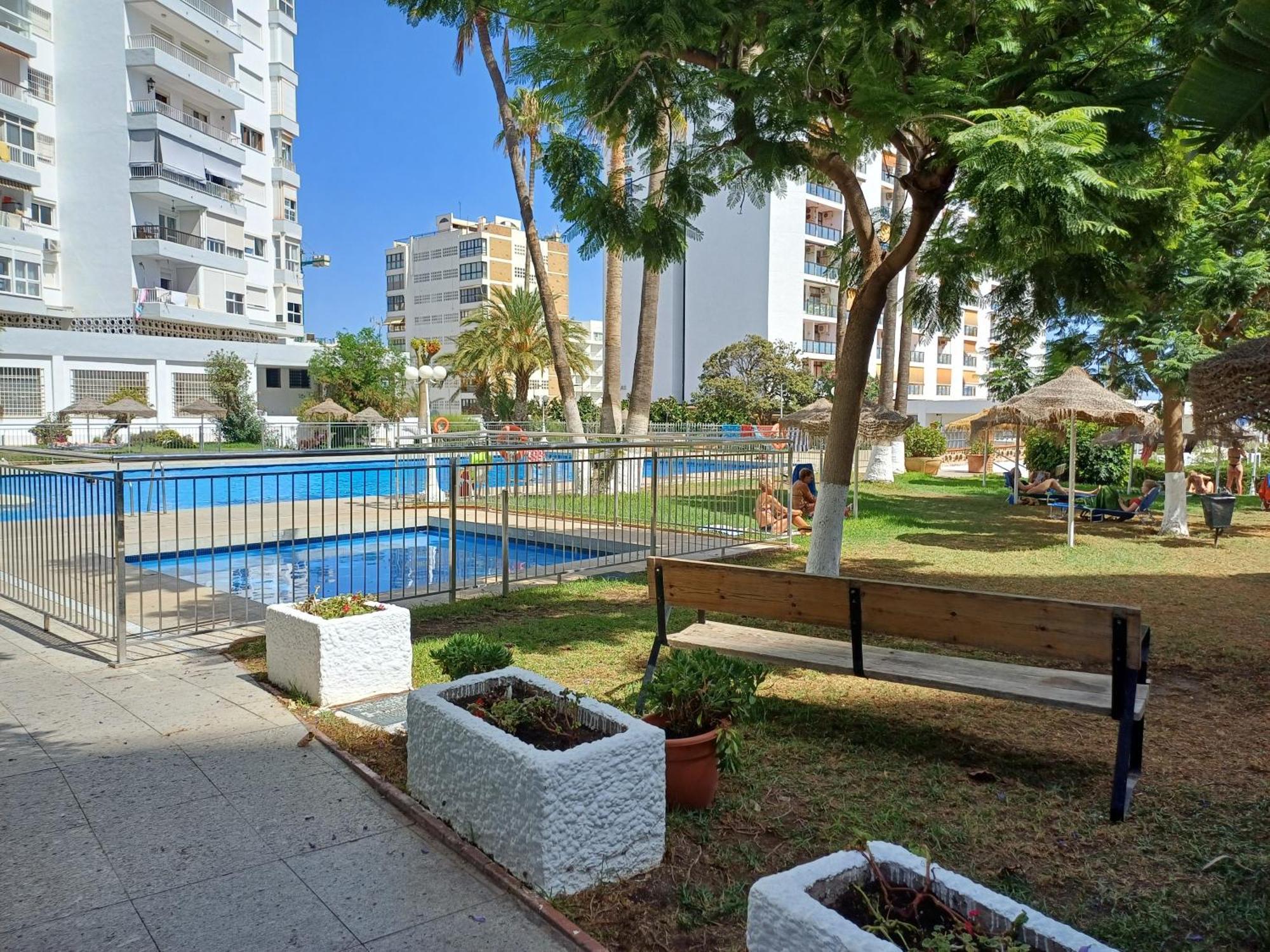 Luminoso Estudio Muy Cerca De La Playa Apartment เบนัลมาเดนา ภายนอก รูปภาพ